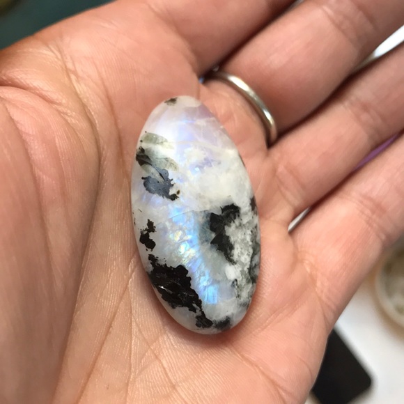 Large Rainbow Moonstone Cabochon - Picture 3 of 3